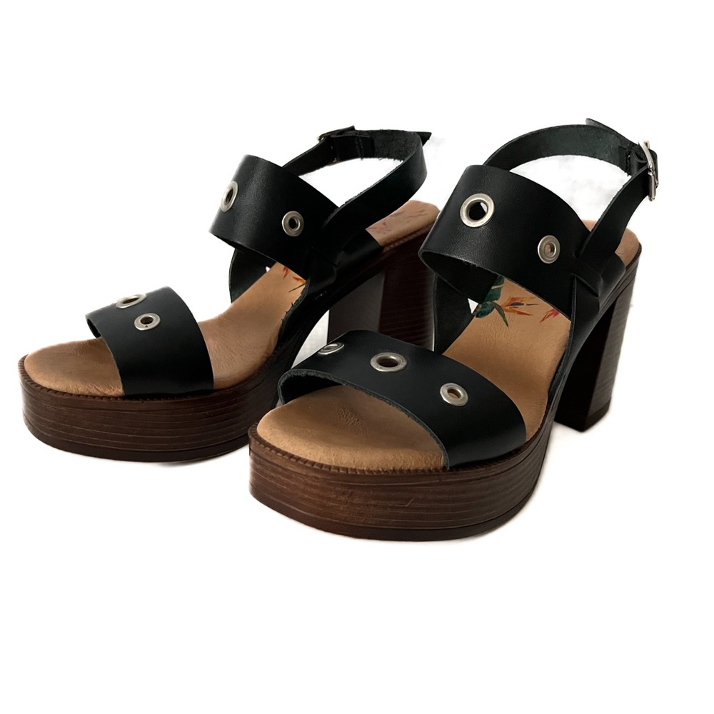 Marila Sweet Life Leather And Grommet Platform Block Heel Sandals